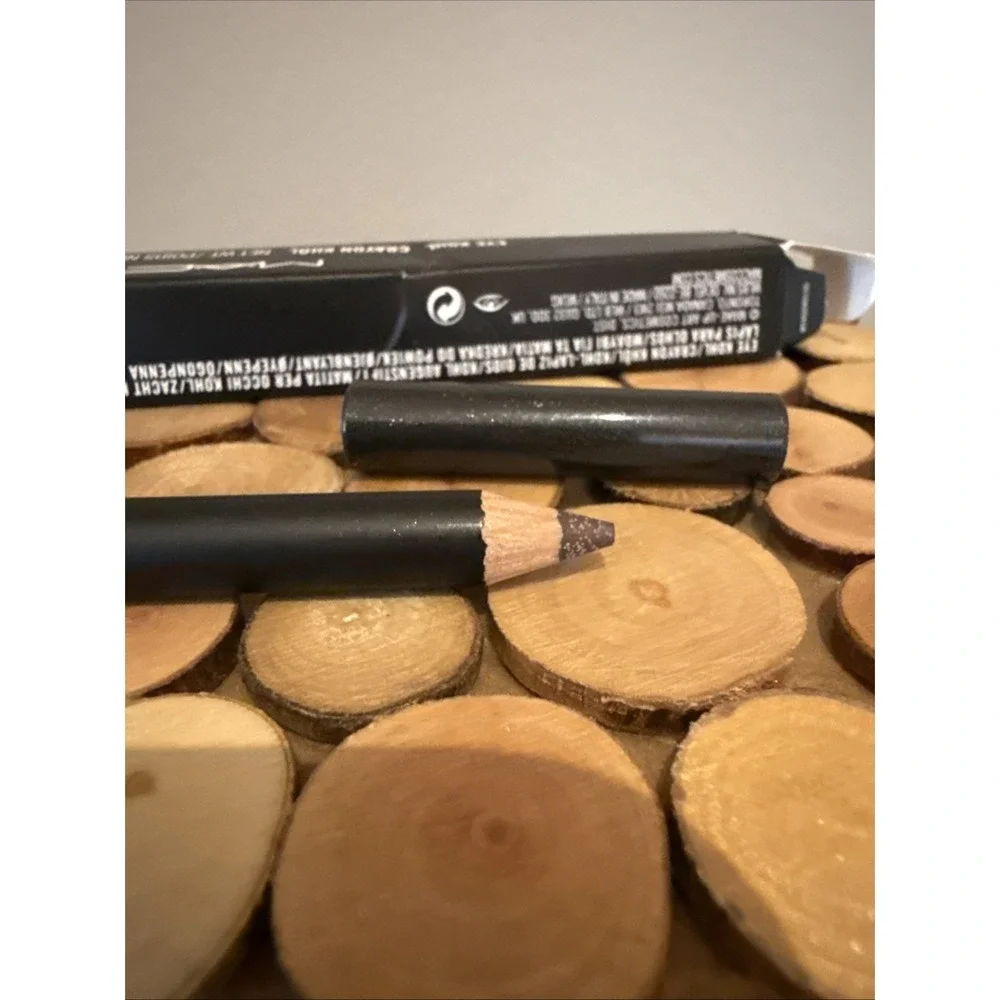 MAC Eye Kohl Crayon Liner Shade PRUNELLA Full Size 1.36g New‎ With Box